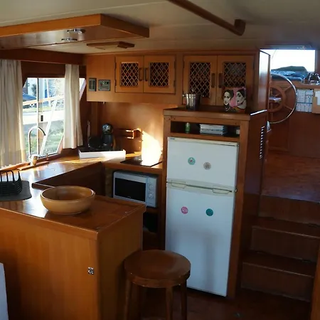 Hotel en barco L'artemia Bateau A Quai Aigues-Mortes