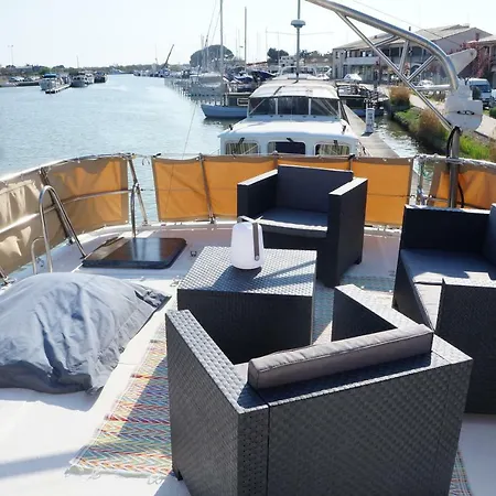 L'artemia Bateau A Quai Hotel en barco