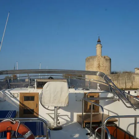 Hotel en barco L'artemia Bateau A Quai Aigues-Mortes